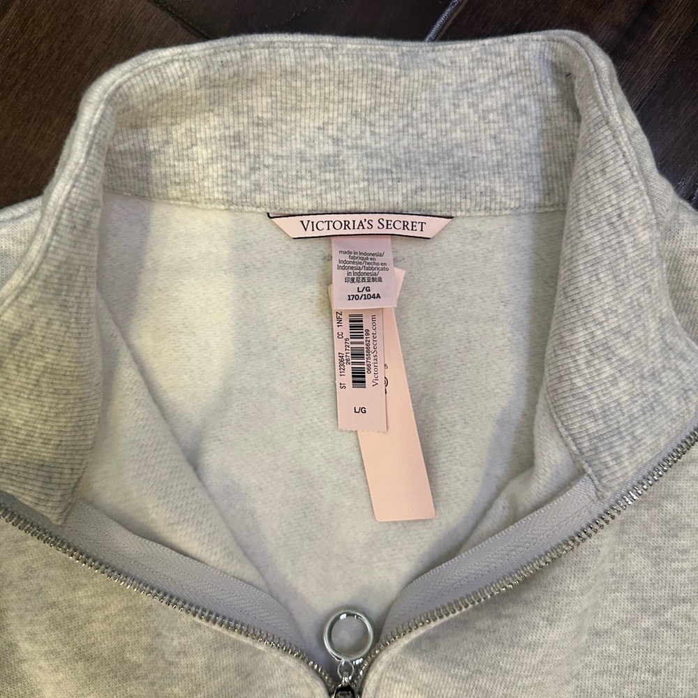 Victoria Secret Sweaters Size L - Picture 6 of 7